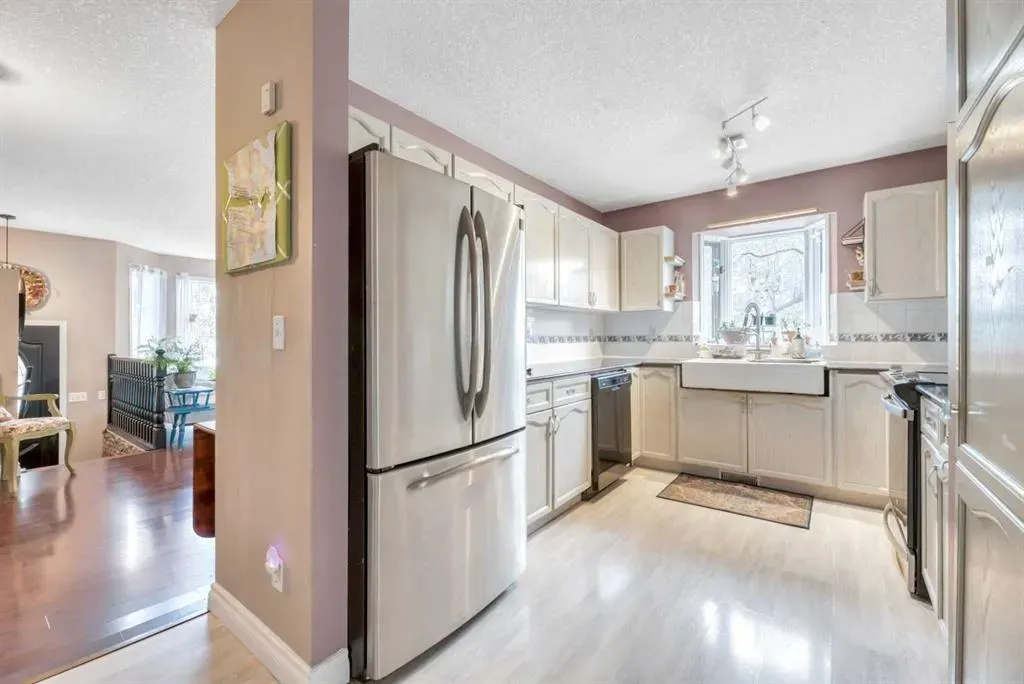 6 Greenview Crescent