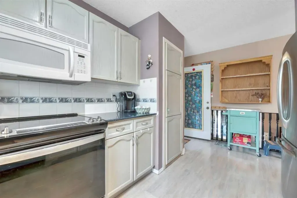 6 Greenview Crescent