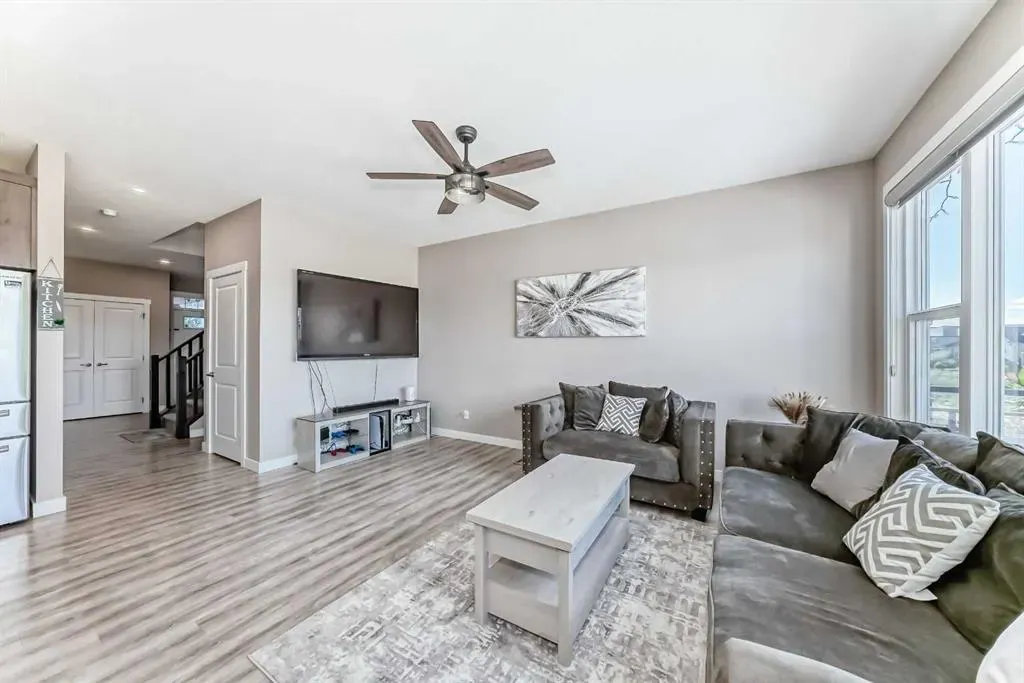 13 Cranbrook Cove SE