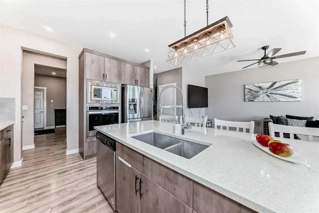 13 Cranbrook Cove SE