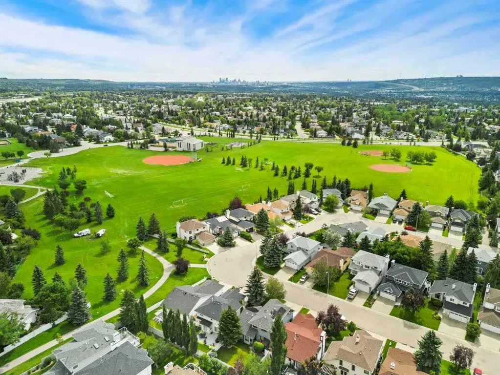 12 Scanlon Green NW