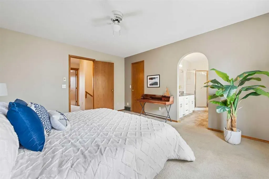 12 Scanlon Green NW