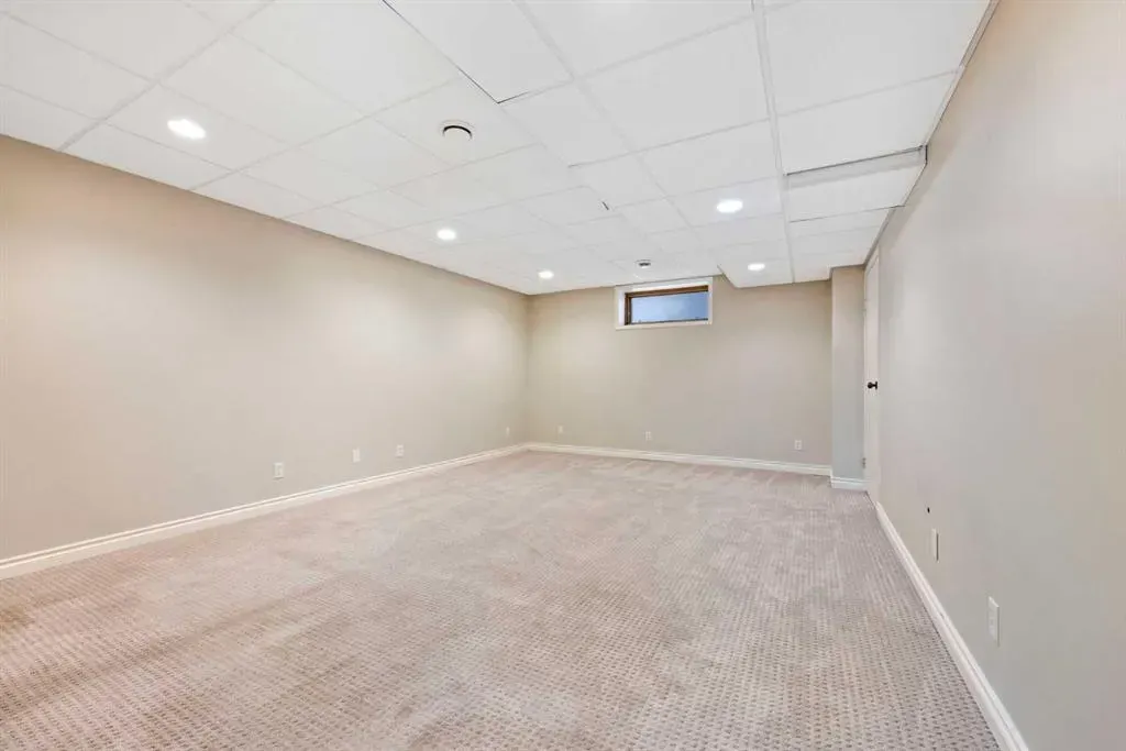 12 Scanlon Green NW