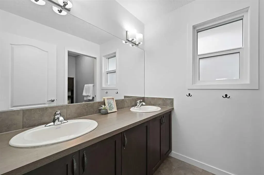 89 Sunrise Crescent
