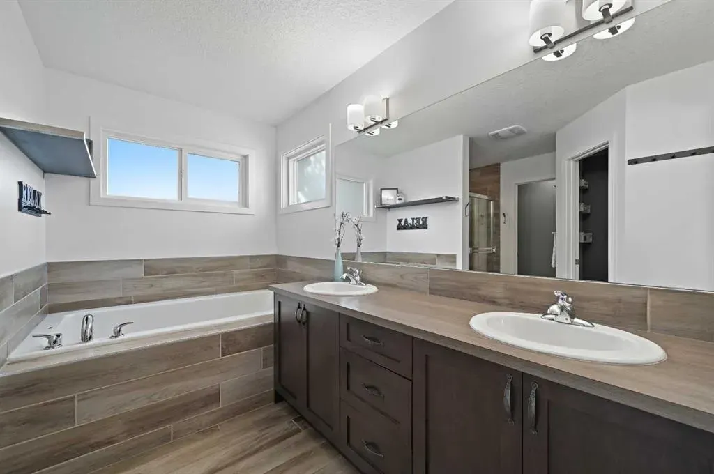 89 Sunrise Crescent