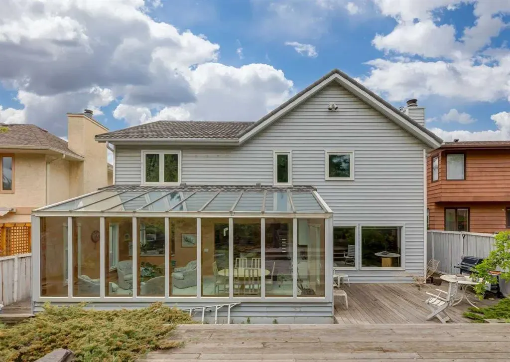 164 Hawksbrow Drive NW