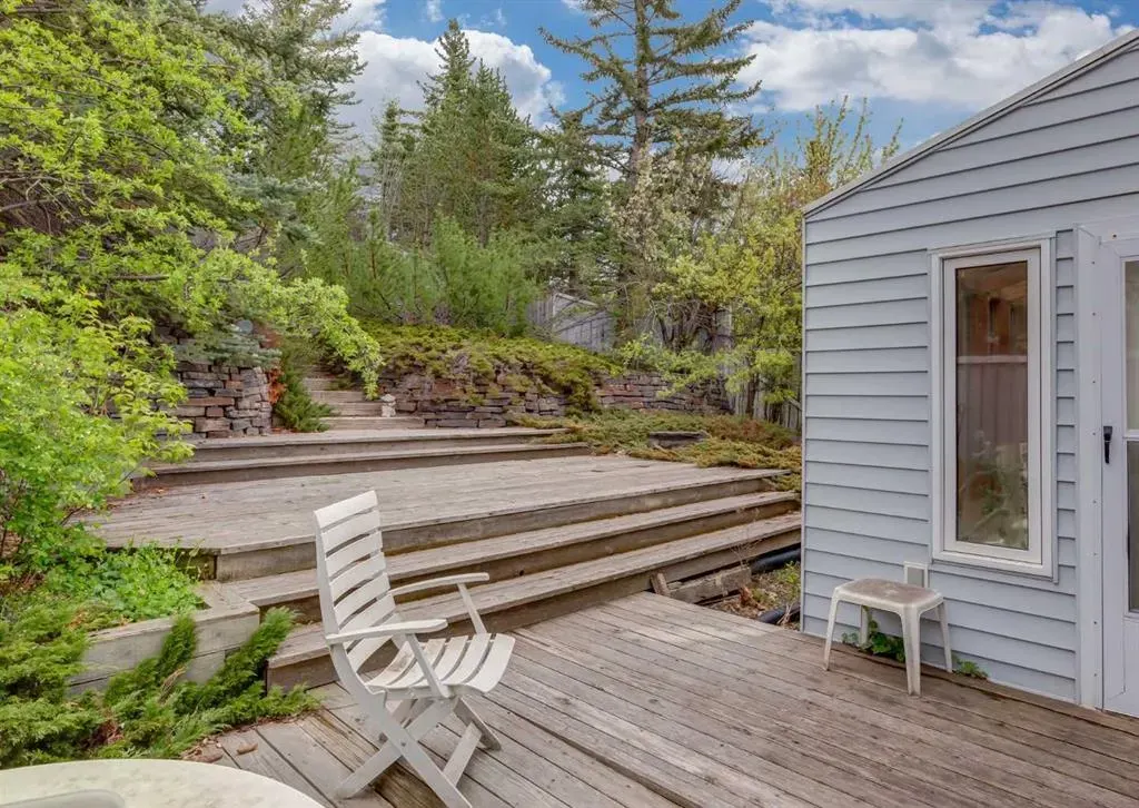 164 Hawksbrow Drive NW