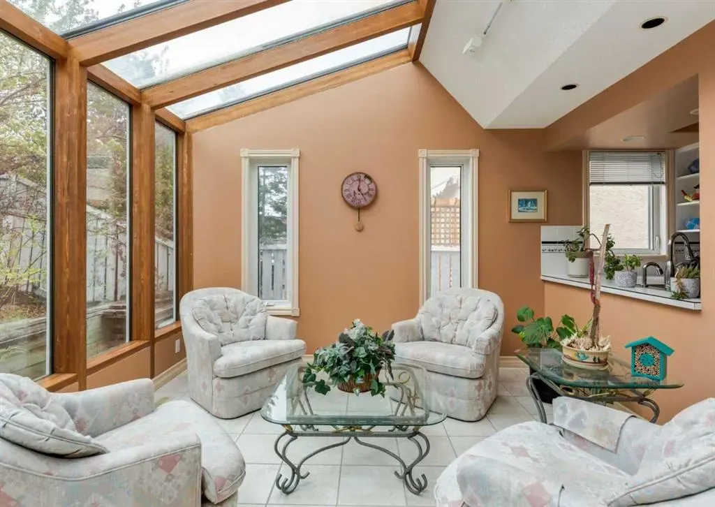 164 Hawksbrow Drive NW