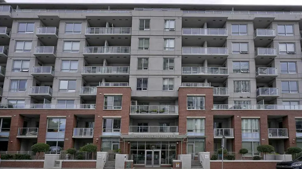 46 9 Street NE, #320