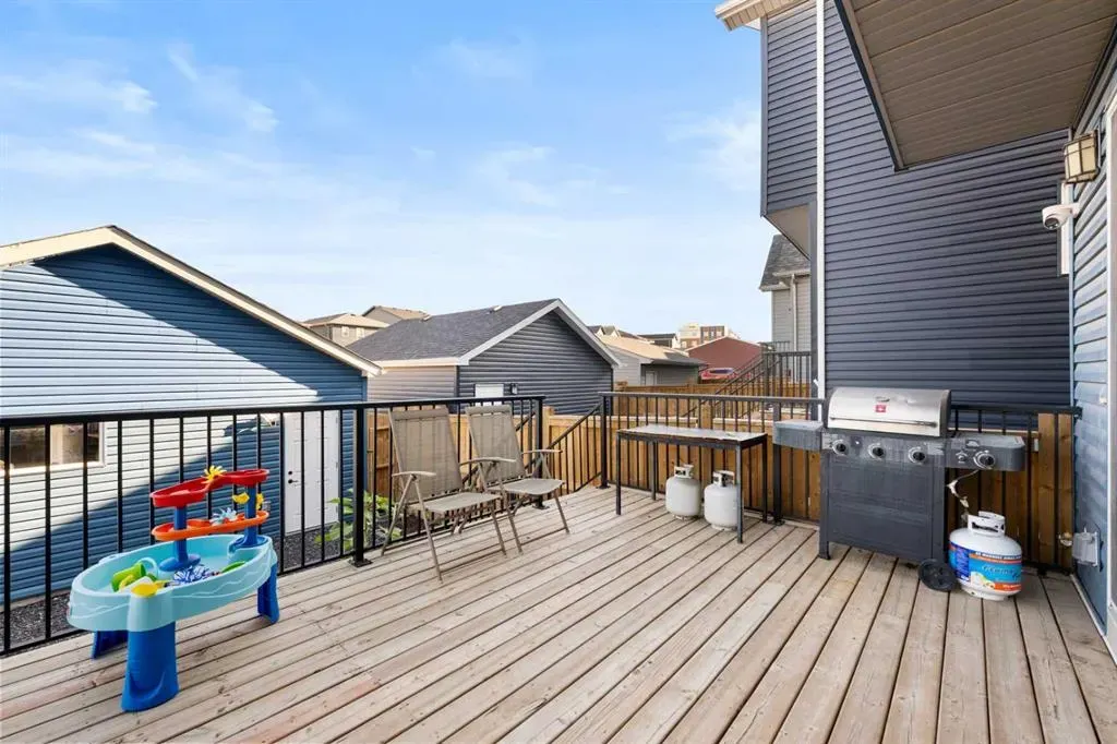 571 Livingston Way NE