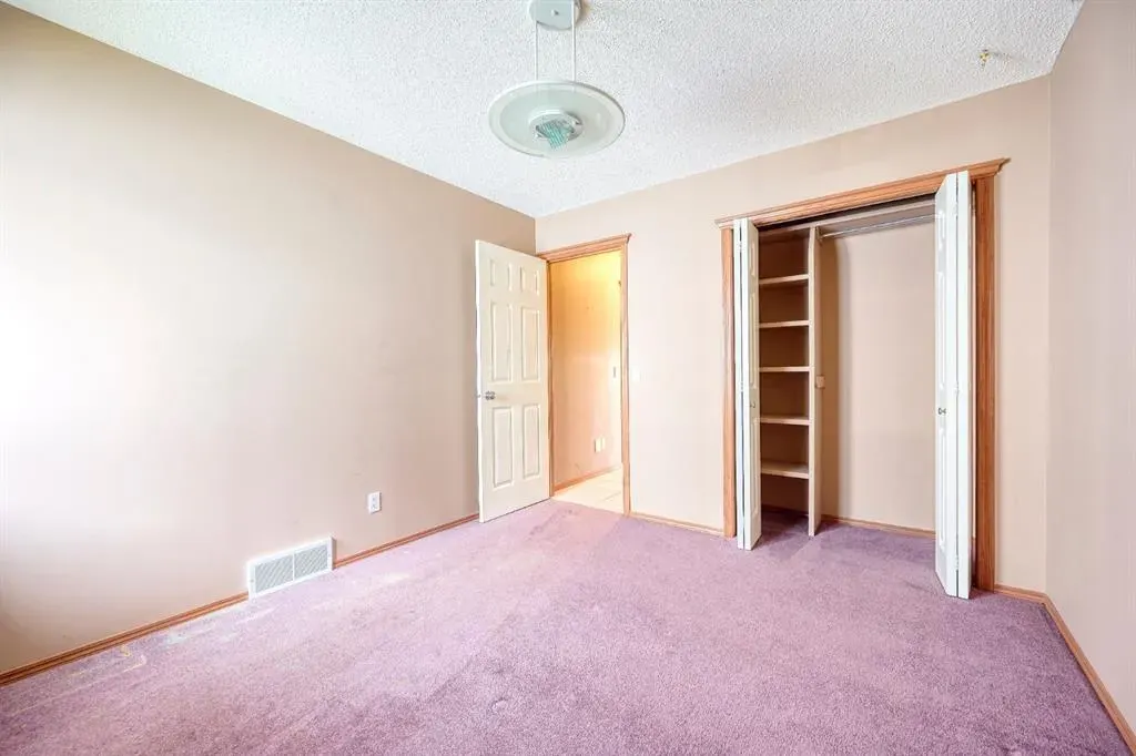 81 Sundown Manor SE