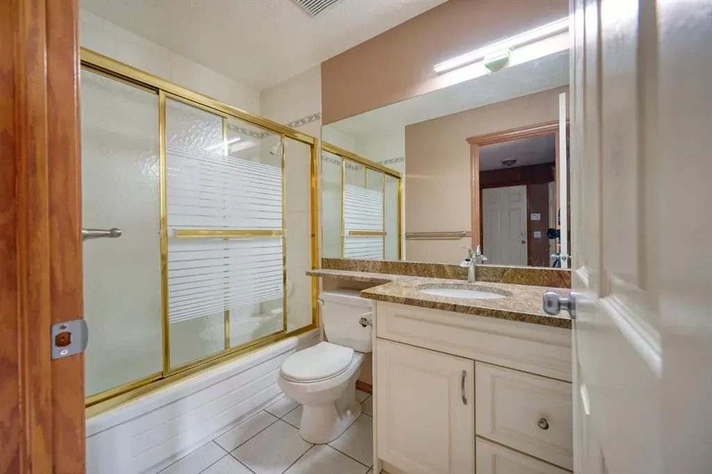 81 Sundown Manor SE