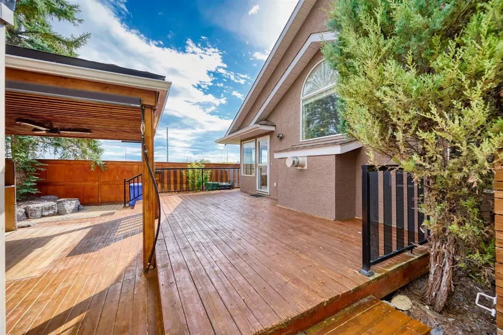 81 Sundown Manor SE