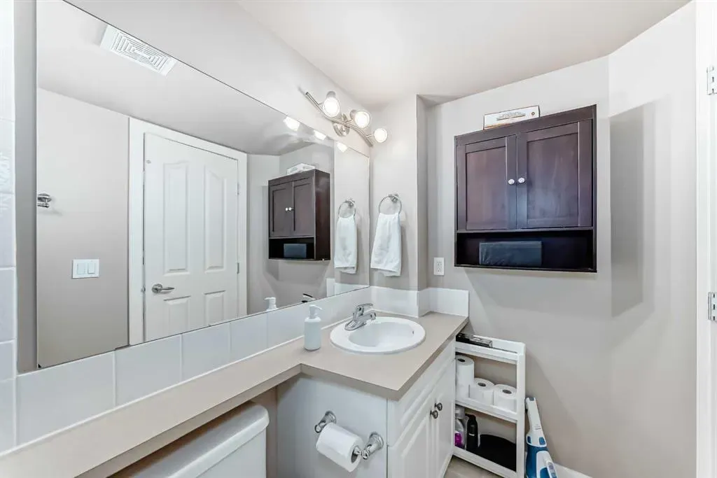 50 Westland Road, #302
