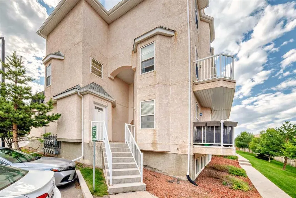 50 Westland Road, #302