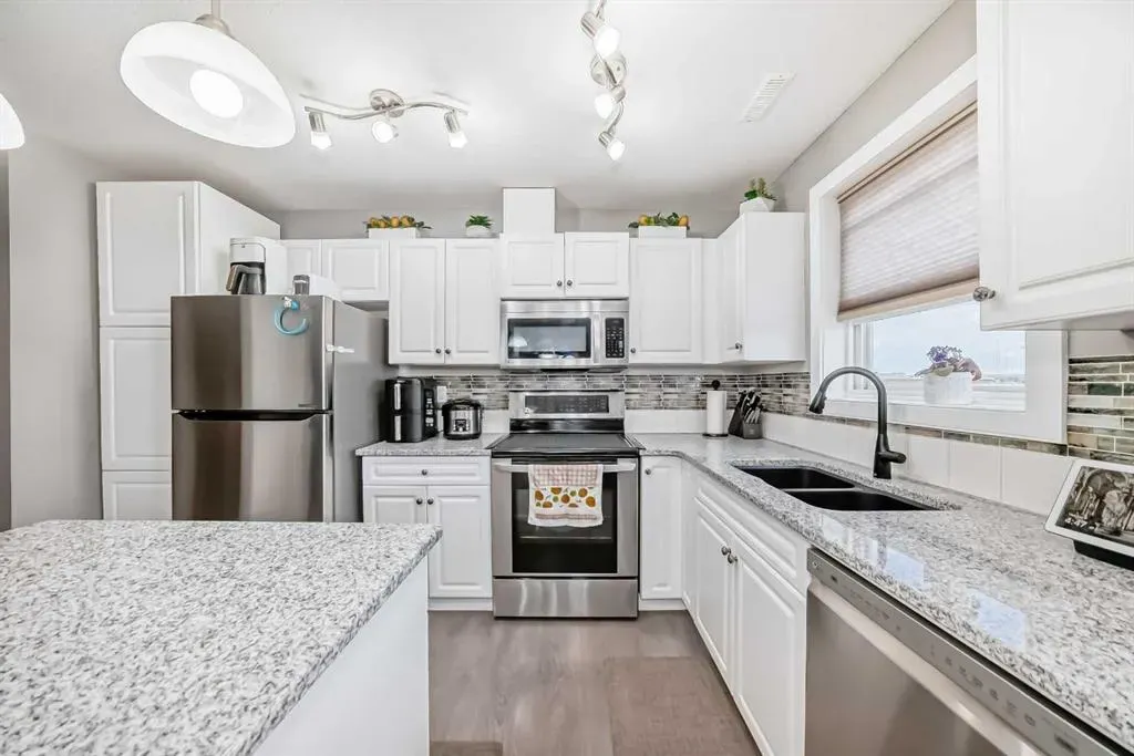 50 Westland Road, #302