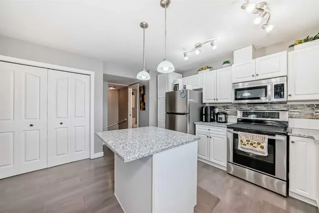50 Westland Road, #302