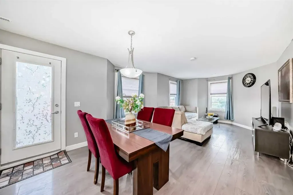 50 Westland Road, #302