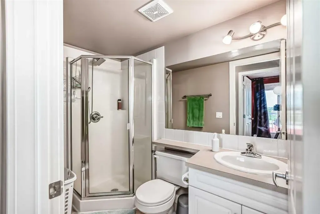 50 Westland Road, #302