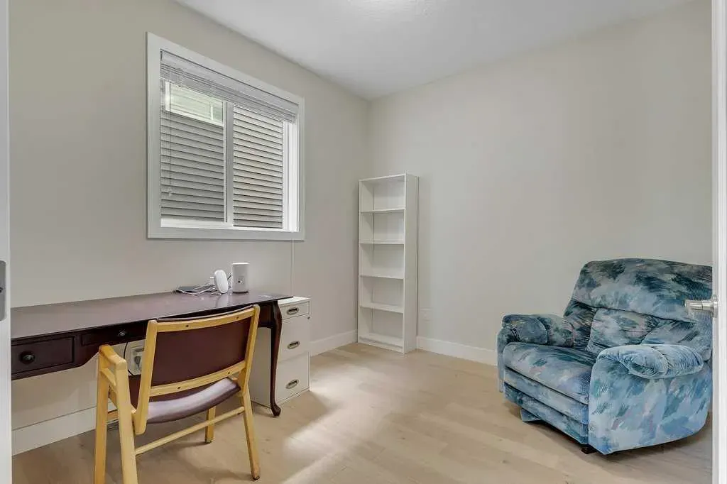233 Kingsbury Close SE