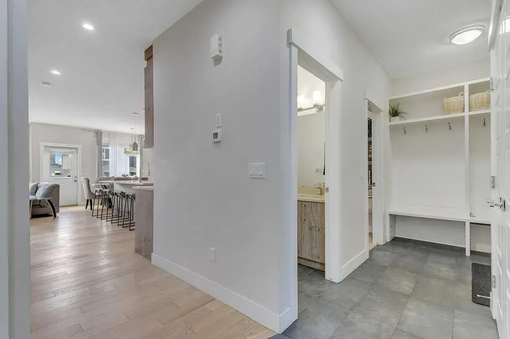 233 Kingsbury Close SE