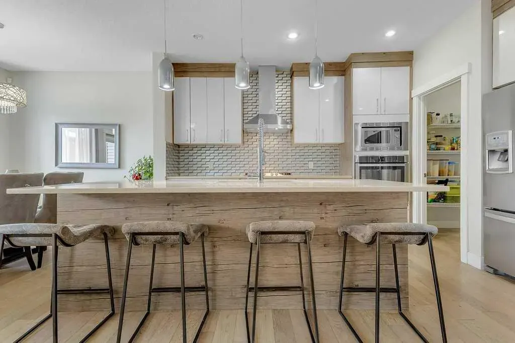 233 Kingsbury Close SE