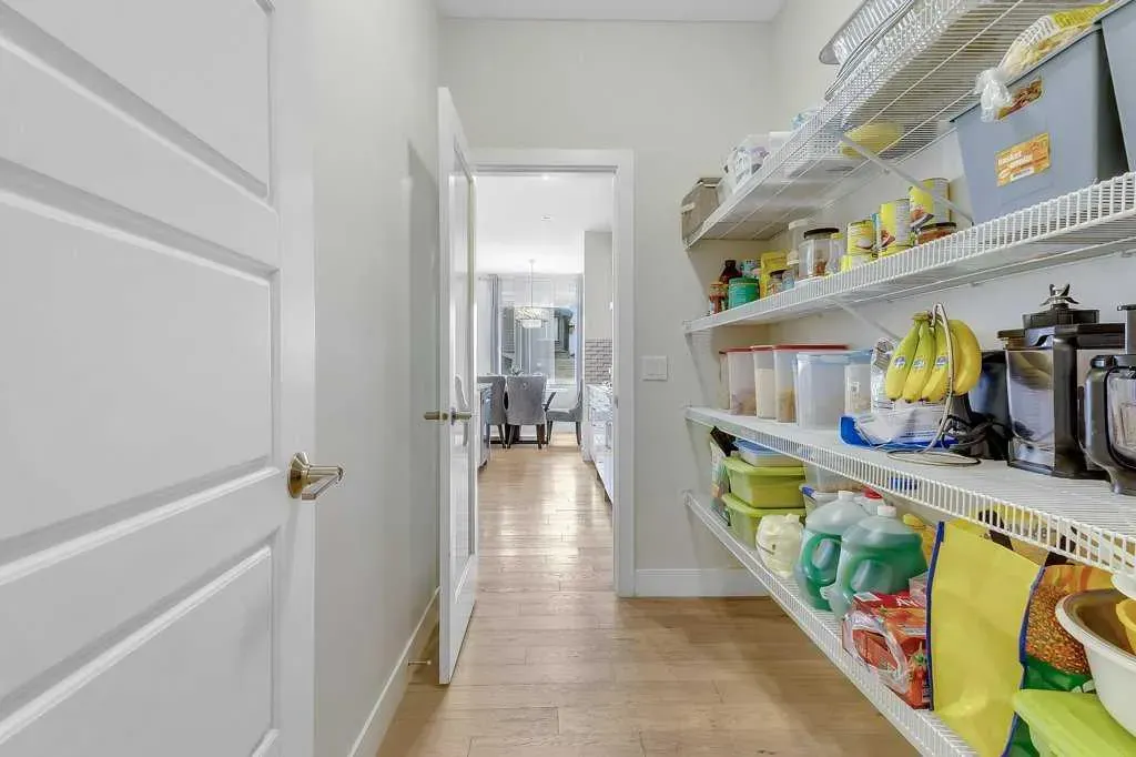 233 Kingsbury Close SE
