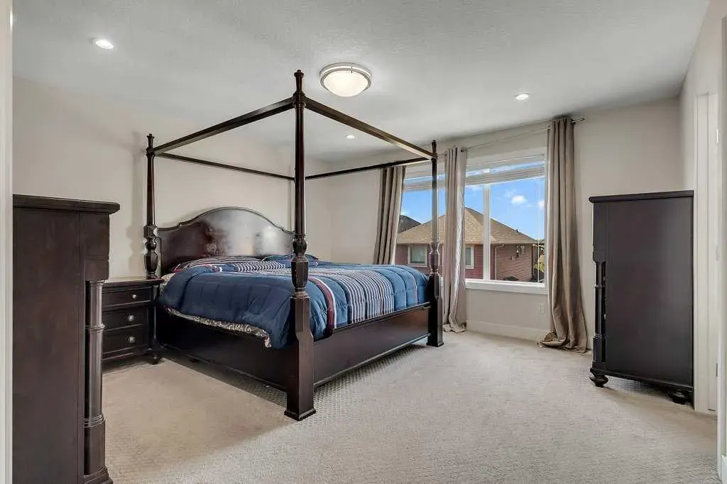 233 Kingsbury Close SE
