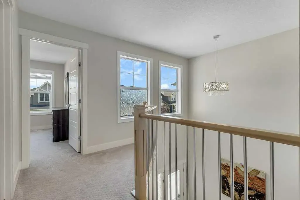 233 Kingsbury Close SE