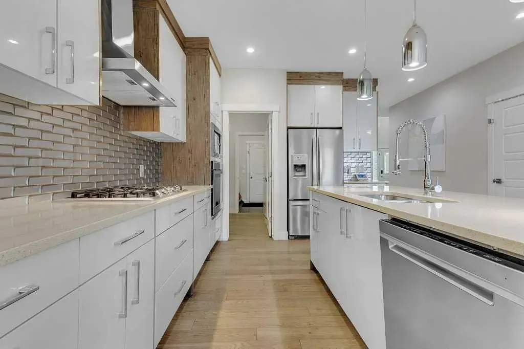 233 Kingsbury Close SE