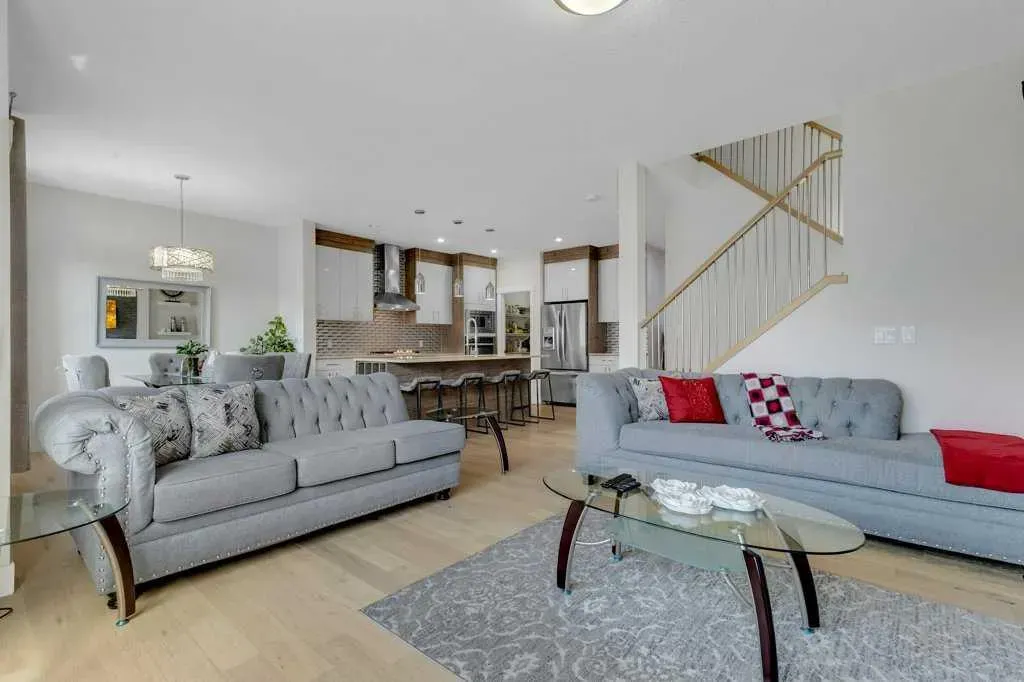 233 Kingsbury Close SE