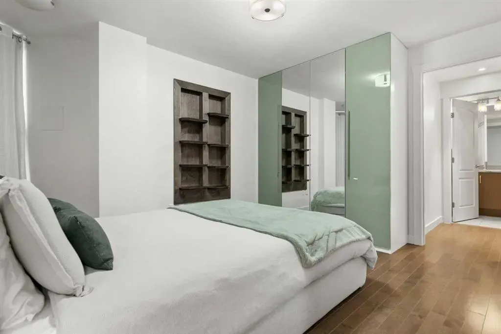303 13 Avenue SW, #201