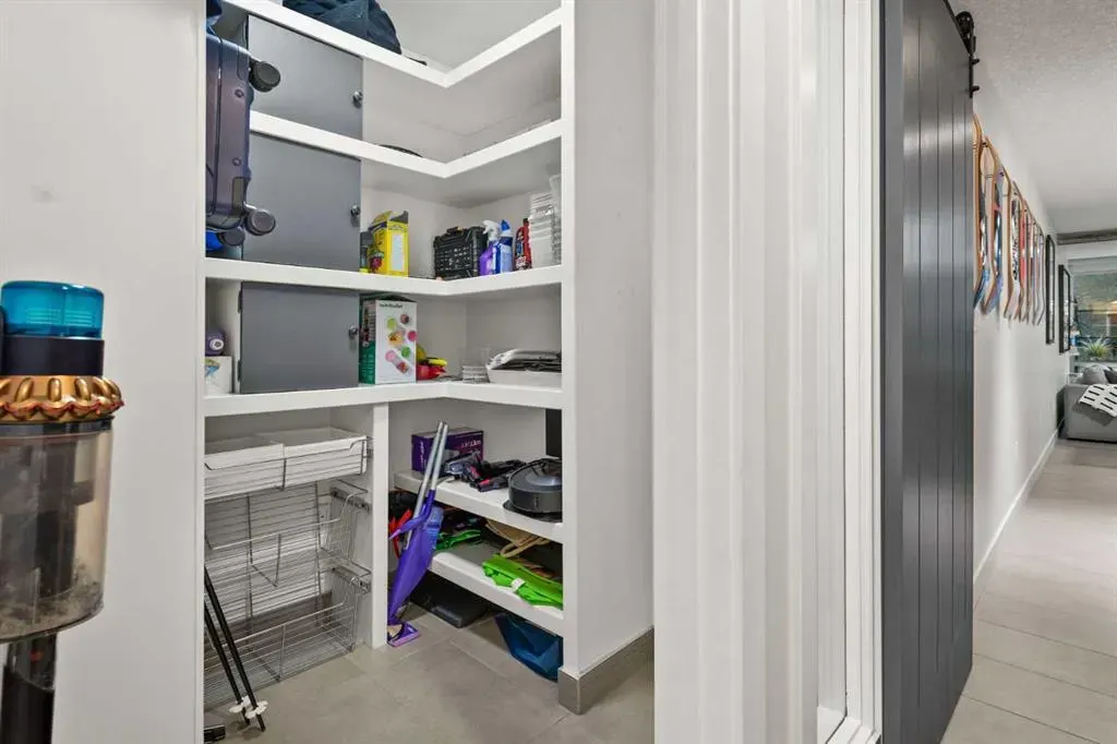 303 13 Avenue SW, #201