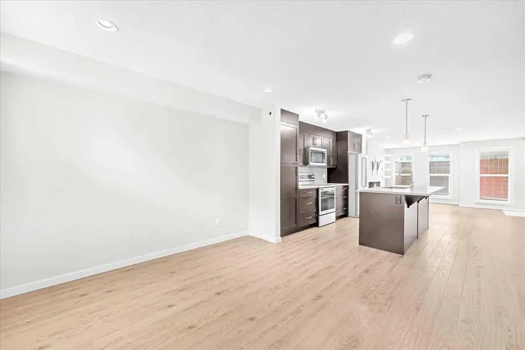 523 Cranford Mews SE