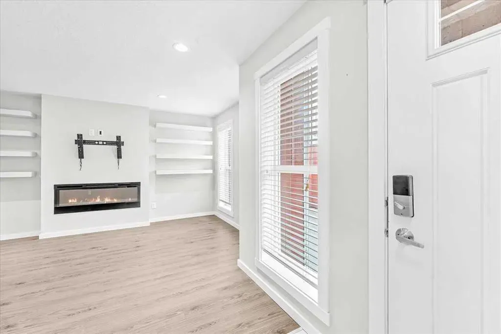 523 Cranford Mews SE