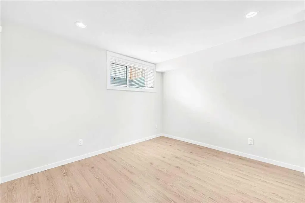 523 Cranford Mews SE