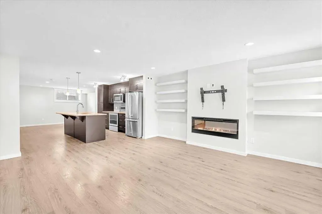 523 Cranford Mews SE