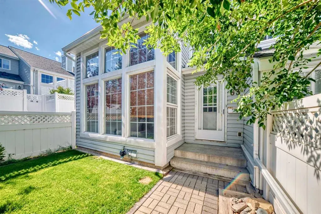 28 Berwick Crescent NW, #63