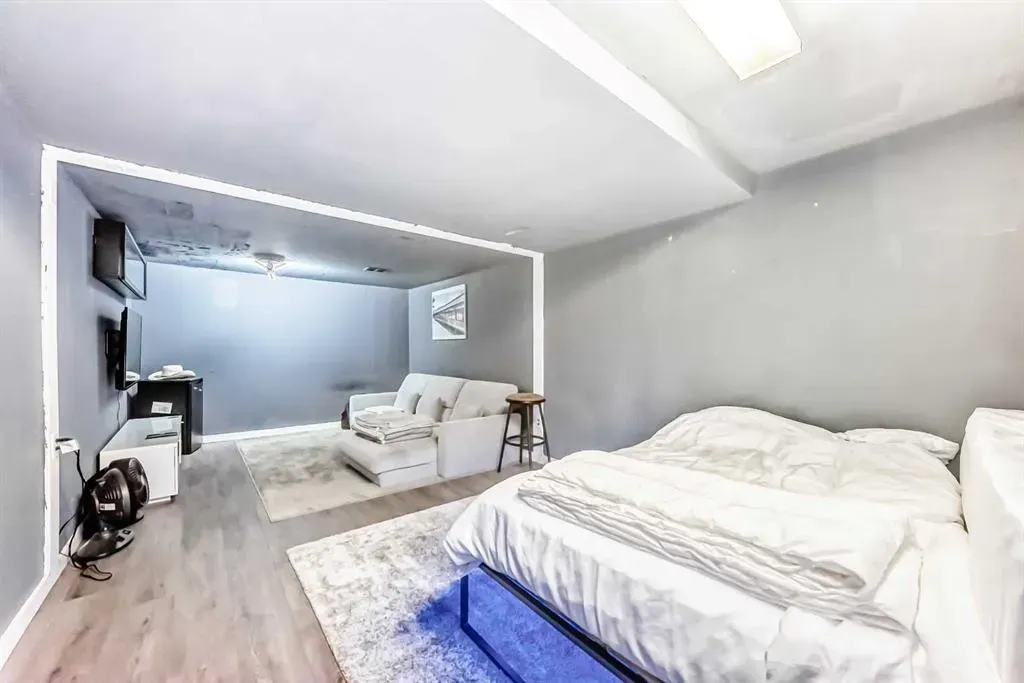28 Berwick Crescent NW, #63