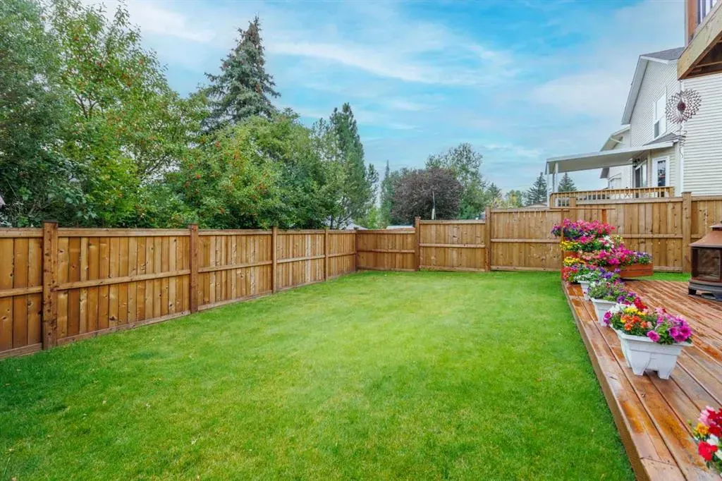 20 Macewan Ridge Gate NW