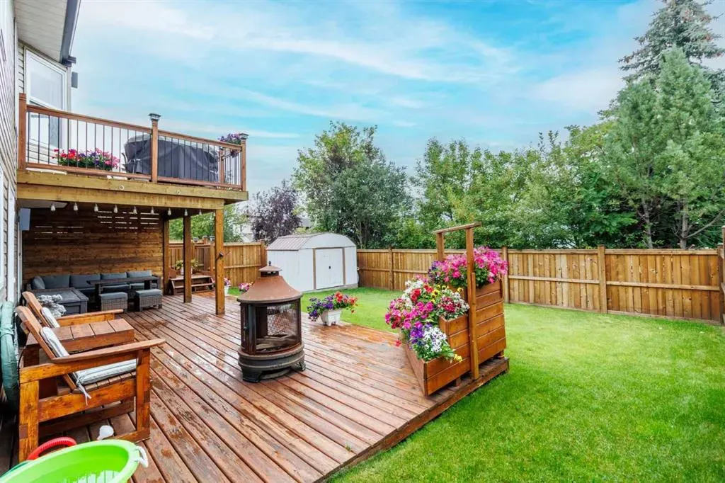 20 Macewan Ridge Gate NW