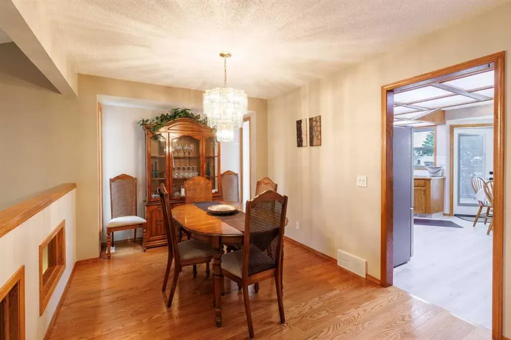 20 Macewan Ridge Gate NW