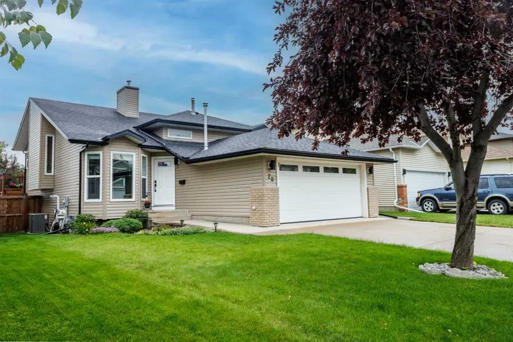 20 Macewan Ridge Gate NW