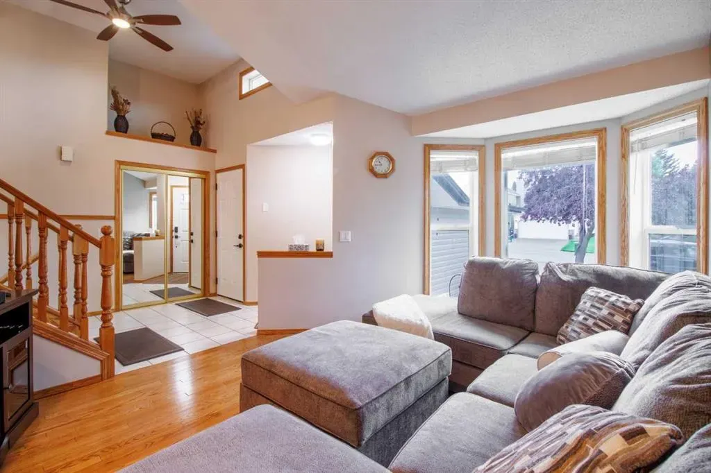 20 Macewan Ridge Gate NW