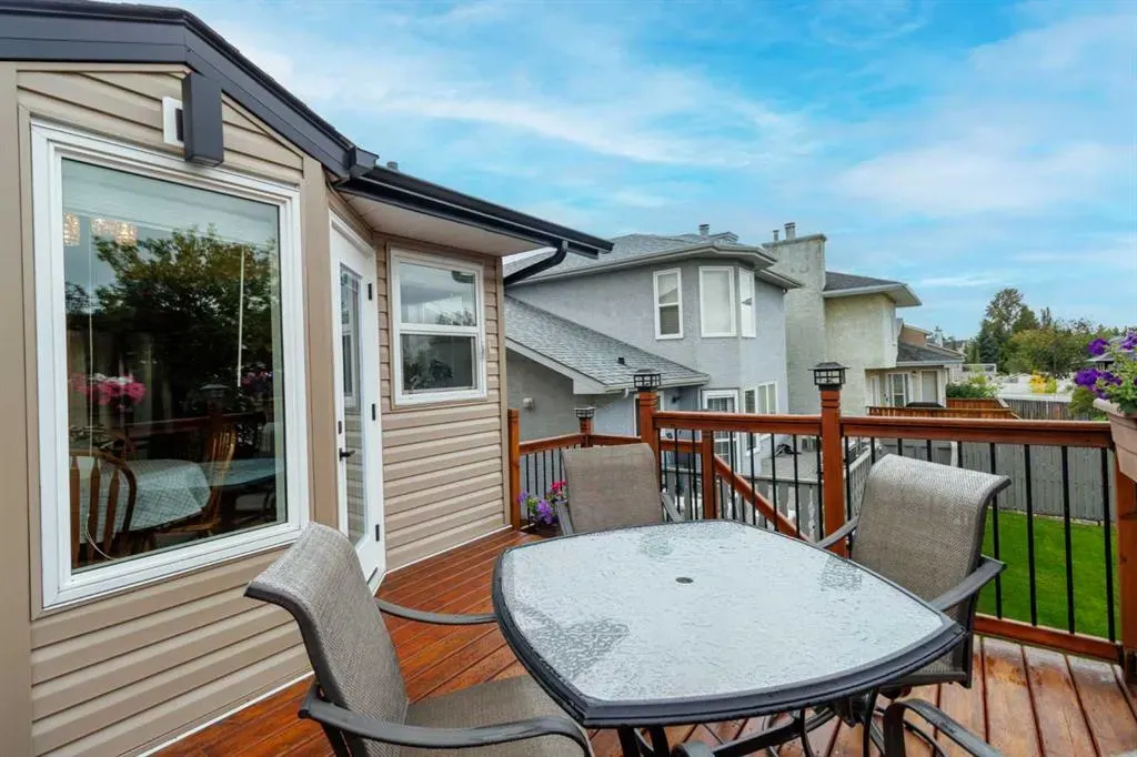 20 Macewan Ridge Gate NW