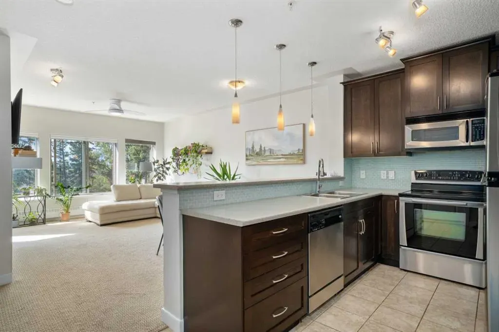 30 Discovery Ridge Close SW, #325
