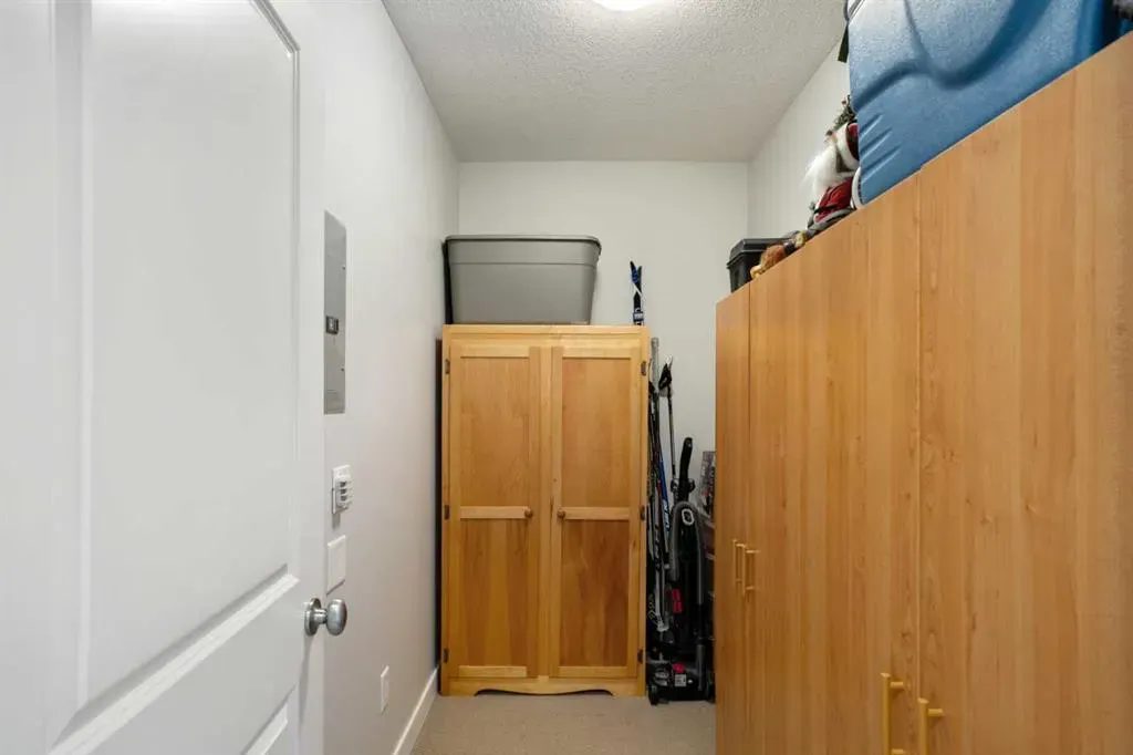 30 Discovery Ridge Close SW, #325