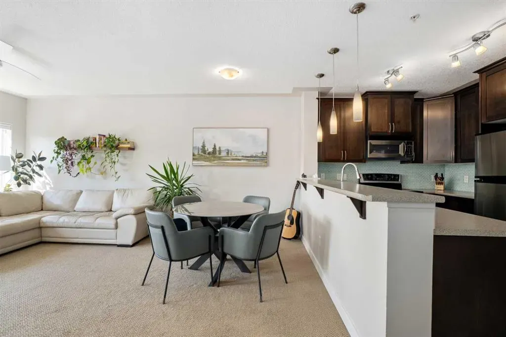 30 Discovery Ridge Close SW, #325