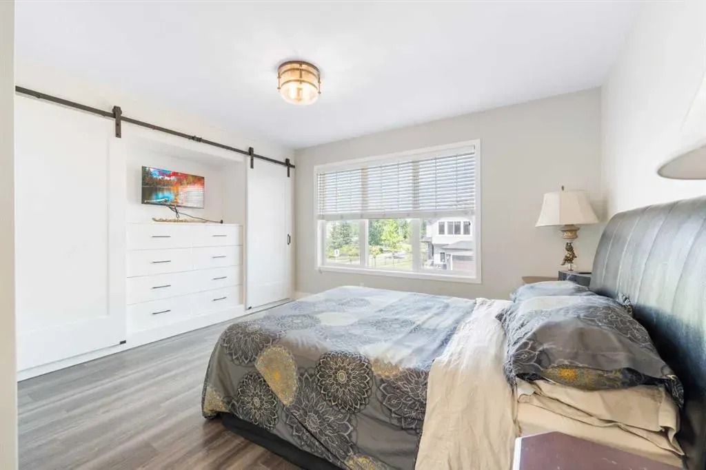 9 Drake Landing Way