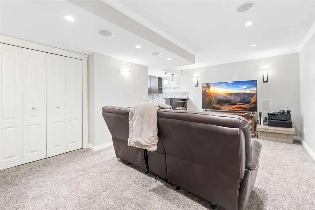 9 Drake Landing Way